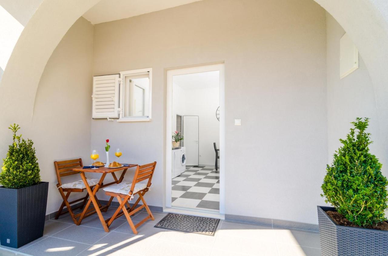 Apartment Amabilis Mlini Exterior photo